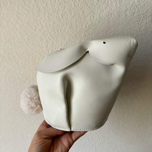 White Cream Mini Bunny Leather Crossbody Bag Fun Animal Shaped Fluffy B7/S9 - Picture 4 of 14